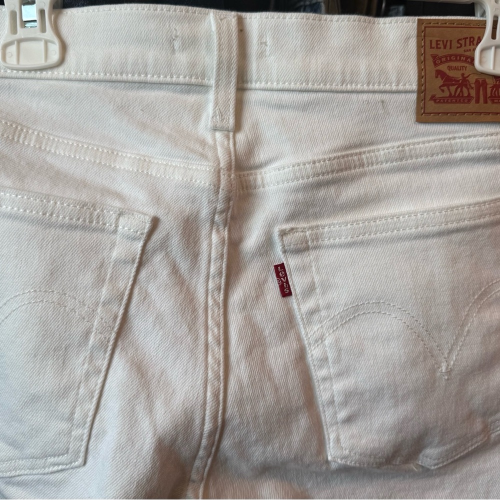 Levi’s - Picture 5 of 11